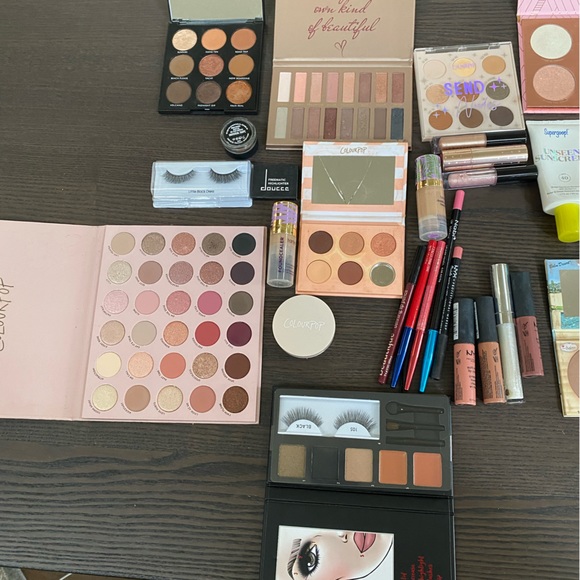 Huge Makeup Bundle - Picture 2 of 4